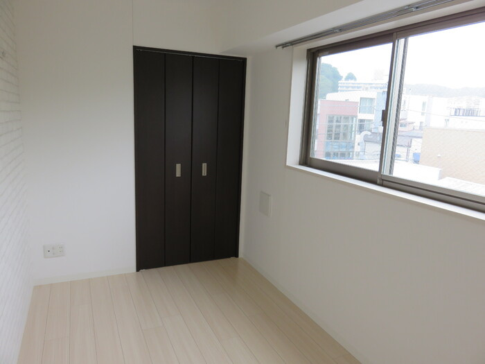 逗子市逗子５丁目の賃貸マンションの居間・リビング