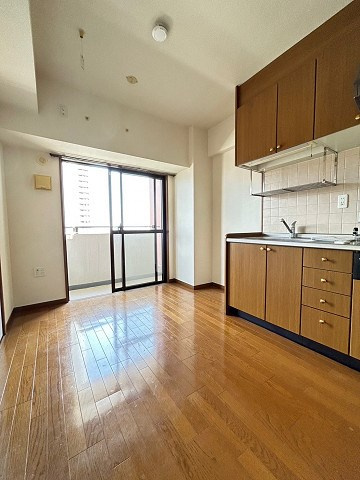 尼崎市昭和通２丁目の賃貸マンションの居間・リビング