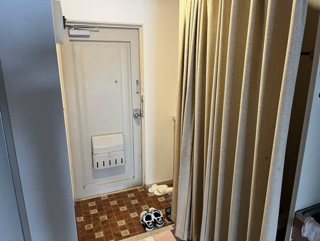 マンション南熱海の玄関