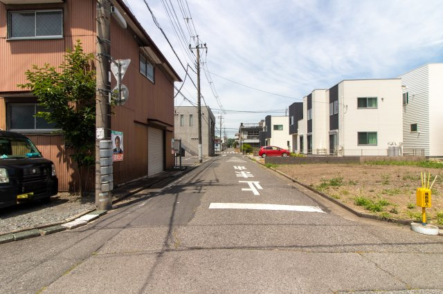 【前面道路含む現地写真】の画像
