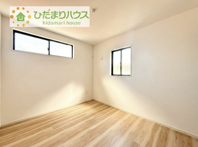 【洋室】 | 守谷市本町10期　新築戸建 | 机にベットを置けば子供部屋の完成です！