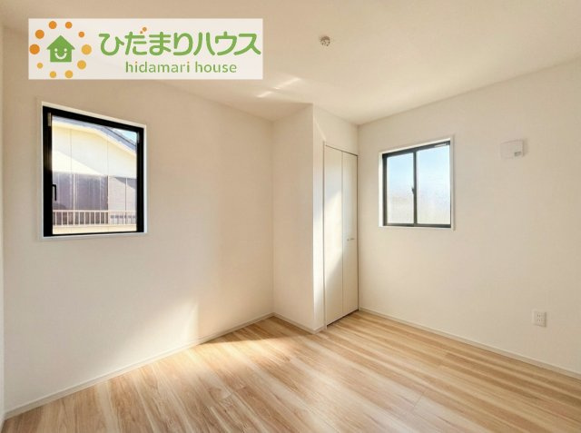 【洋室】 | 守谷市本町10期　新築戸建 | 木の温もりがやさしいフローリング♪