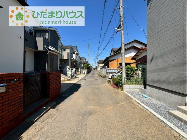 【前面道路含む現地写真】 | 守谷市本町10期　新築戸建 | たっぷりの陽光と心地よい風が舞い込む住まい♪