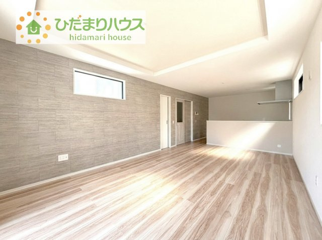 【居間・リビング】 | 守谷市本町10期　新築戸建 | 家族の集まるLDKは広々18.5帖！贅沢な空間を演出！