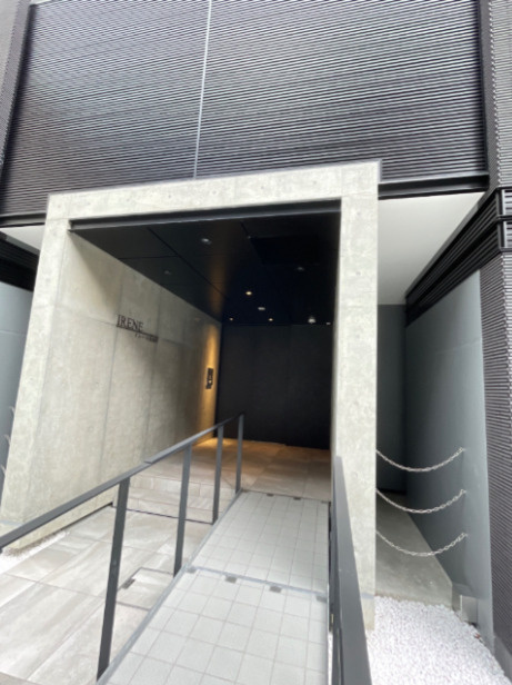 イレーネ南森町のエントランス