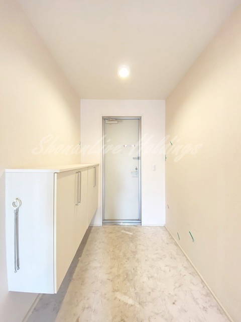 藤沢市鵠沼神明３丁目のアパートの玄関