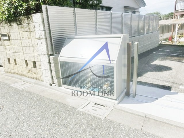 シャインホームのその他共用部分|敷地内ゴミ置き場です。
