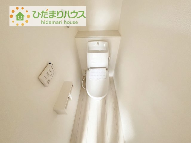 【トイレ】 | 牛久市神谷1丁目01期　新築戸建 | 1・2階にトイレあり。階段を降りなくてもいいので、高齢者の方も優しい☆彡