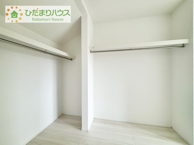 【収納】 | 牛久市神谷1丁目01期　新築戸建 | ママに人気のウォークインクローゼット付き！
コートやジャケットはもちろん、季節物や布団なども全部収納できちゃいます(^^)/