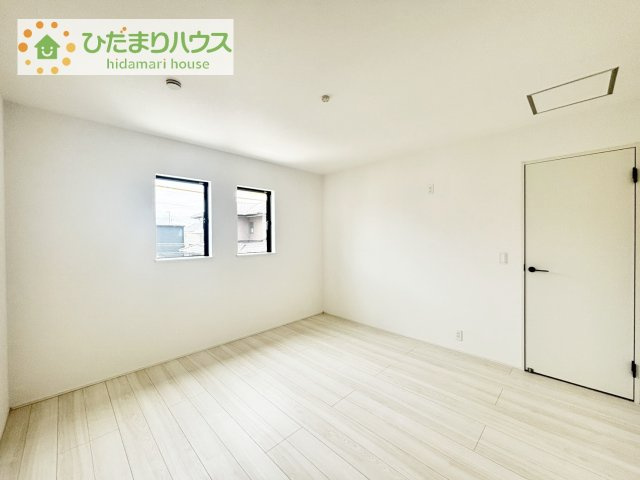【洋室】 | 牛久市神谷1丁目01期　新築戸建 | 机にベットを置けば子供部屋の完成です！