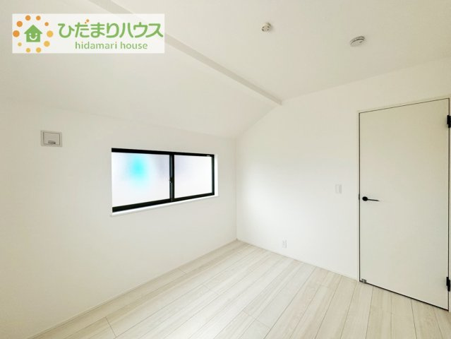 【洋室】 | 牛久市神谷1丁目01期　新築戸建 | お掃除しやすく、清潔感を保てるのでダニも発生しにくいフローリング♪