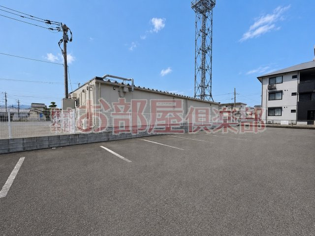 モンシェリの駐車場|駐車場に車を止められます