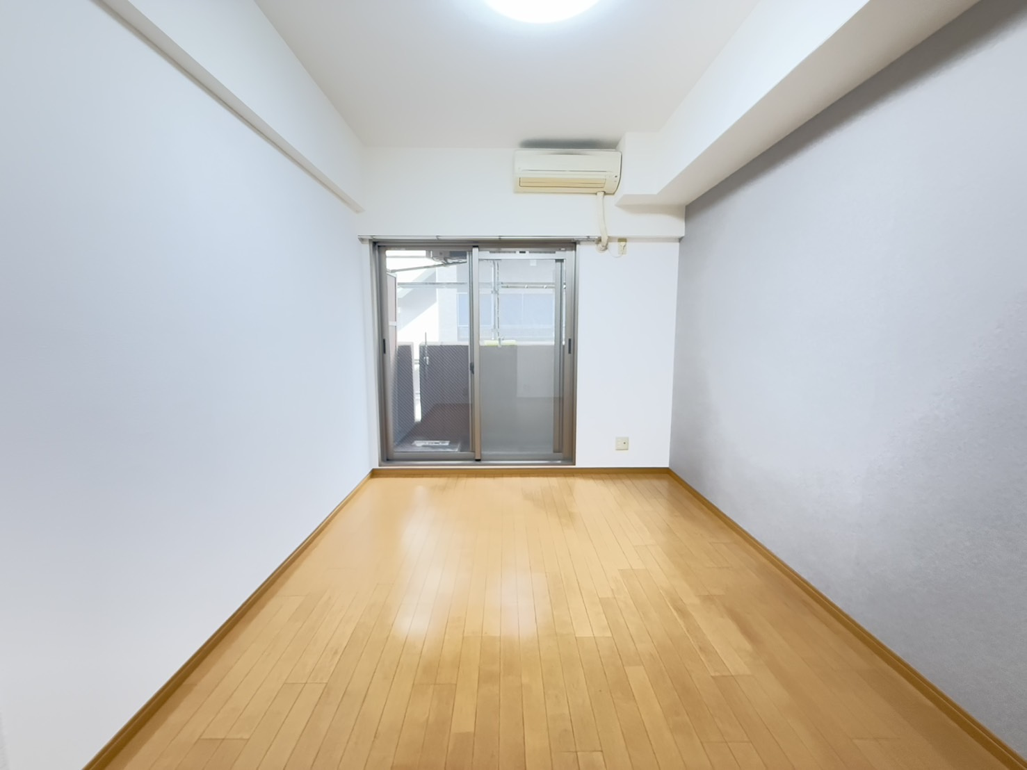 SWISS京橋の内装