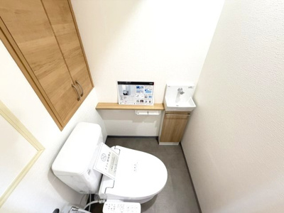 【トイレ】 | ライオンズマンション上野芝五丁 | トイレも新調済。毎日気持ちよくお使いいただけます。