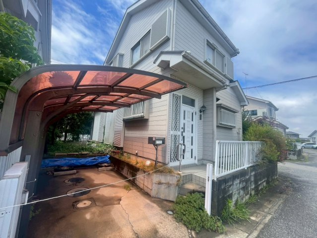 敷地面積35坪　売地　春日部市八丁目の外観|古家あり。カーポートあり。お車の出し入れもラクラクです♪
現地（2026年5月）撮影