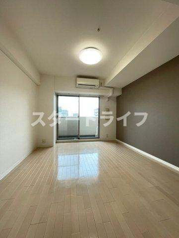 大阪市淀川区宮原４丁目の賃貸マンションの居間・リビング