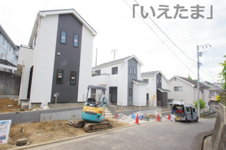 【前面道路含む現地写真】 | 【仲介手数料無料！！】町田市金井ヶ丘2丁目　新築戸建て（全3棟）A号棟　4590万円 | 令和８年５月３１日撮影　建築中