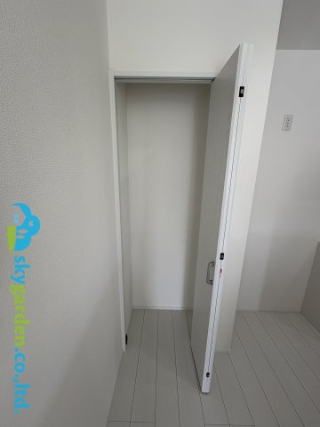 茅ヶ崎市浜之郷３期　新築戸建　全１棟の収納|キッチン脇のパントリー