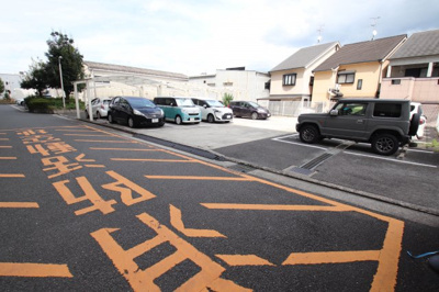 【駐車場】 | メゾンドール富田林