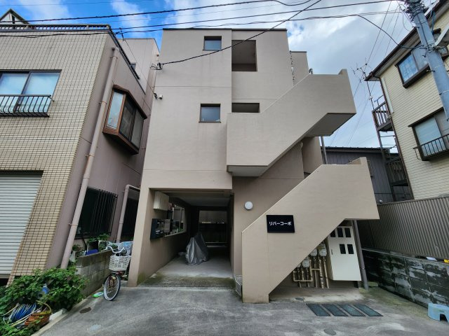 リバーコーポの外観