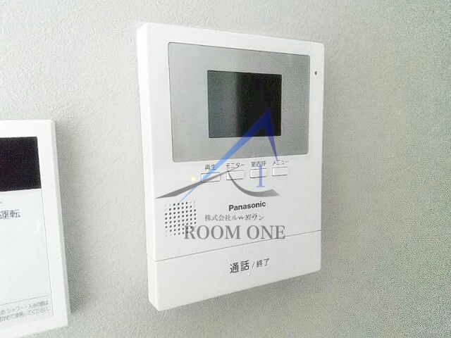 秩父マンションのセキュリティ|モニター付インターホンです。