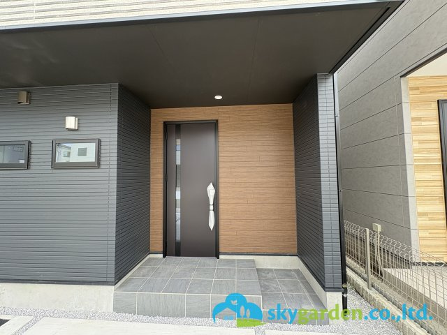 藤沢市本藤沢２丁目　新築戸建　全３棟3号棟の玄関|玄関ポーチの様子