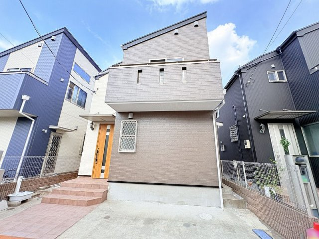 【外観】 | 練馬区西大泉4丁目　中古一戸建住宅　(保谷店) | 引渡しから2年間の「契約不適合責任」がございます。(宅内への雨漏り、シロアリ被害、主要な構造部位の腐食、給排水管の故障、土地の埋蔵物)