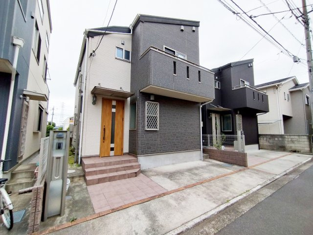 【外観】 | 練馬区西大泉4丁目　中古一戸建住宅　(保谷店) | 2026年7月にリフォーム完了予定。綺麗な室内に生まれ変わります。(水回り：トイレ新品、洗面台新品　内装：クロス張替え、コンロ新品、室内クリーニング、クッションフロア張替え、白蟻点検、給湯器交換)