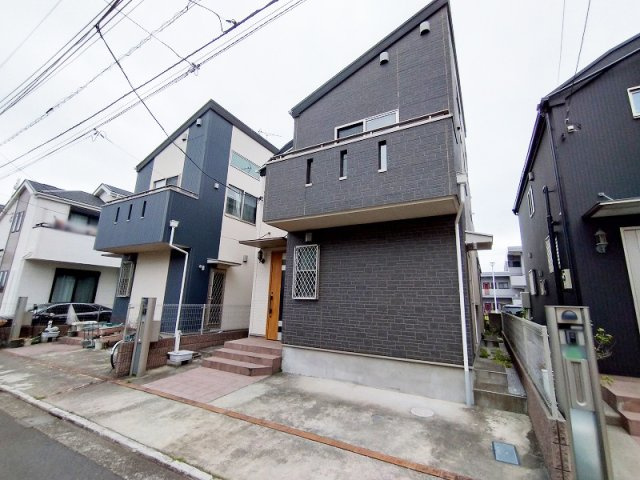 【外観】 | 練馬区西大泉4丁目　中古一戸建住宅　(保谷店) | 教育施設や商業施設が近くに揃い暮らしに便利なロケーション。