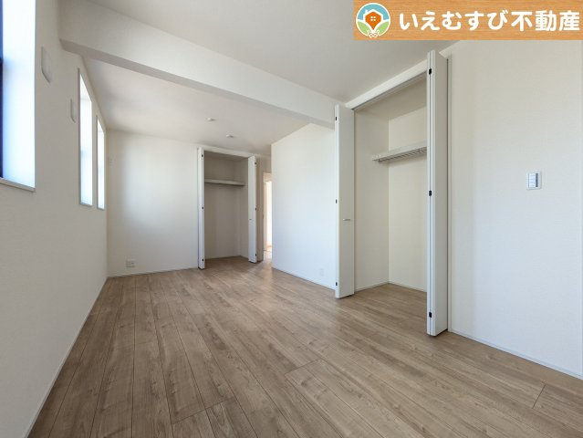 Livele Garden.S　深谷稲荷町北第3の洋室|家族の成長に合わせて変化可能な間取り
間仕切り対応可能な9.5帖の洋室は将来お部屋を増やすことも可能です♪