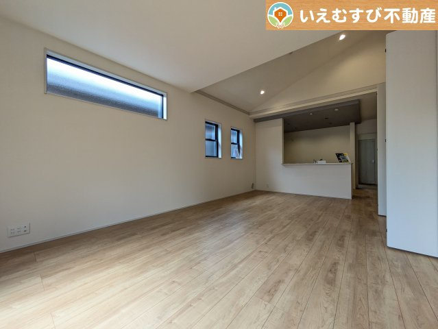 Livele Garden.S　深谷稲荷町北第3の居間・リビング|ご家族みんながゆったりくつろげるリビング
ゆとりの空間でくつろいだり遊んだり、家族の時間が楽しみですね♪