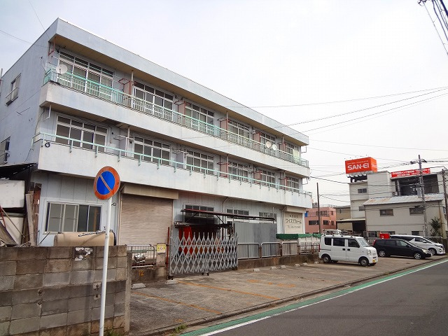 吉原ビルの外観