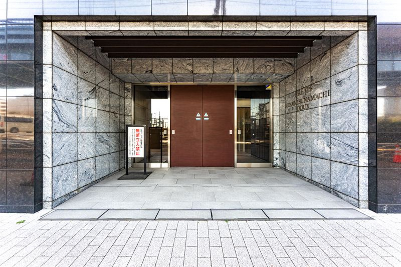 プレシス南砂町DOUXのエントランス|落ち着いたエントランスです