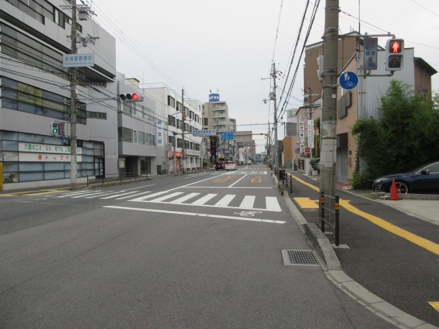 高槻市野見町のビル