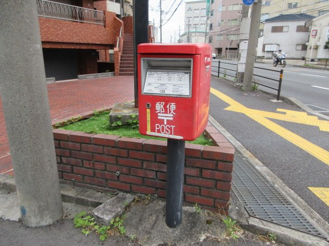 高槻市野見町のビル