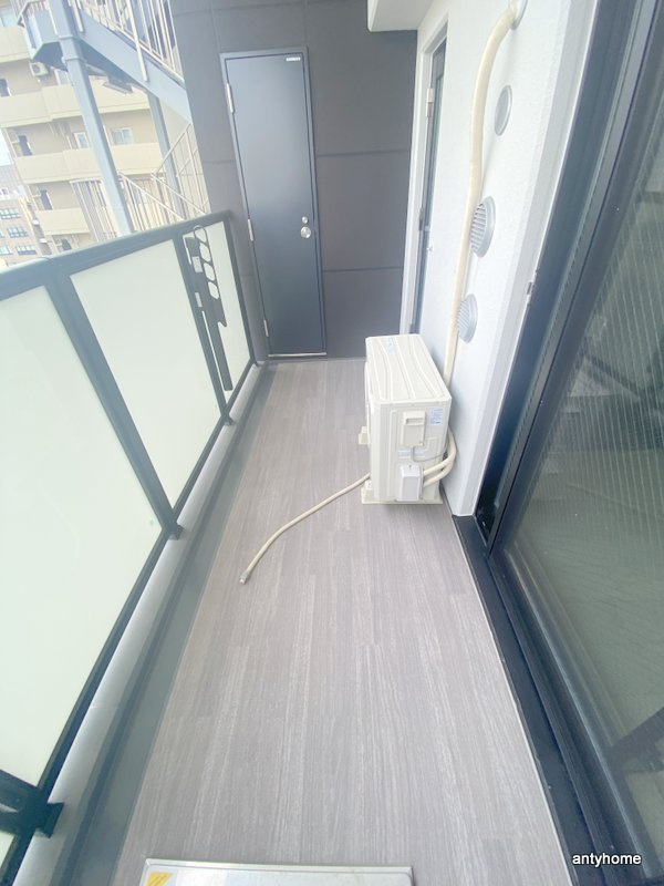 エステムプラザ南船場レジスタ　仲介手数料無料のバルコニー