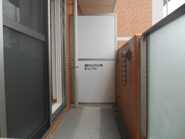 ＹＯＫＯＨＡＭＡ　ＡＲＴ　ＨＩＬＬＳ　ＺＥＲＯのバルコニー