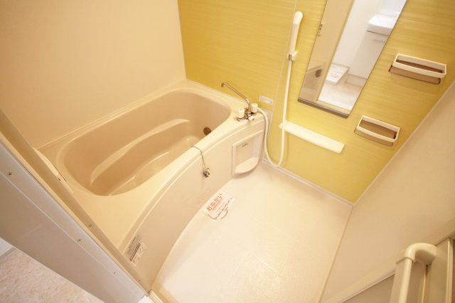 クレール宝塚の浴室|日々の疲れを癒すお風呂付です