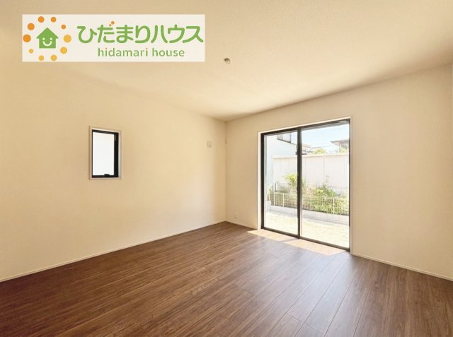 【寝室】 | 第1牛久市岡見町　新築戸建 | 南向きで、たっぷり光りの入る明るい主寝室です！