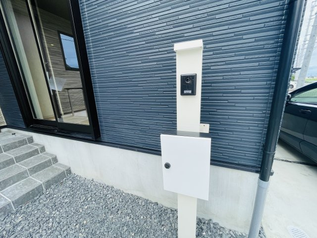 KEIAI GRACE守山区小幡北2期｜名古屋市の戸建ならホームアップのセキュリティ|【売主施工例】突然の来客やしつこい訪問営業もしっかりチェック。ドアを開ける前に相手を確認できるので、セキュリティ面でも心強い味方です。