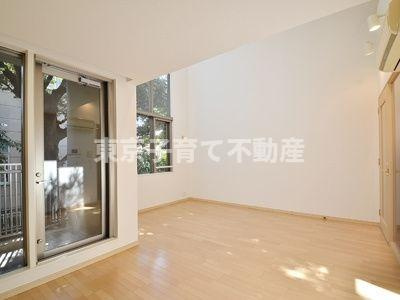 プレミアガーデン本郷　S棟の居間・リビング