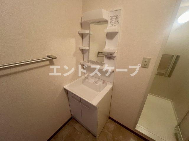 ファミール2000　Ａの洗面所|高崎、前橋のお部屋探しはエンドスケープまで！お客様の理想お聞かせ下さい♪
内装の色味が画像と異なる場合がございます。
