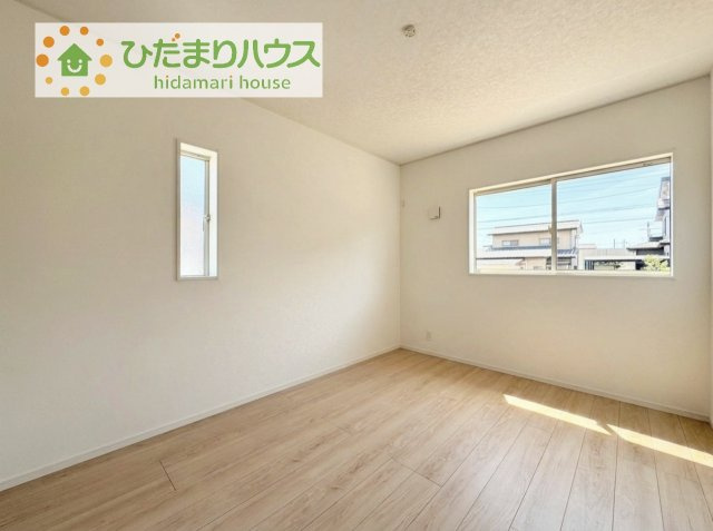 【洋室】 | つくば市高見原第17　新築戸建　2号棟 | 夏場に心地良いひんやり感はフローリングならでは☆彡