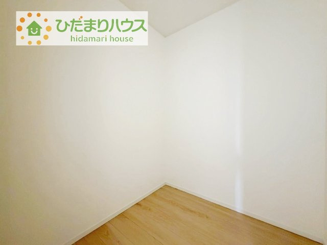 【収納】 | つくば市高見原第17　新築戸建　2号棟 | 小物類から掃除機やシーズンオフの暖房器具といった大きいものまで1か所に収納できる、機能的な大容量ファミリークローク付き(^^♪
