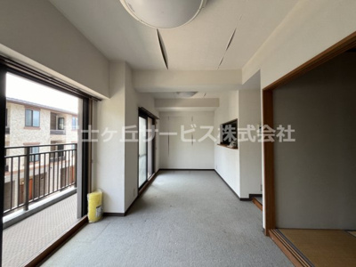 【居間・リビング】 | ダイアパレス磐田 中古マンション | リビングダイニング10.9帖
