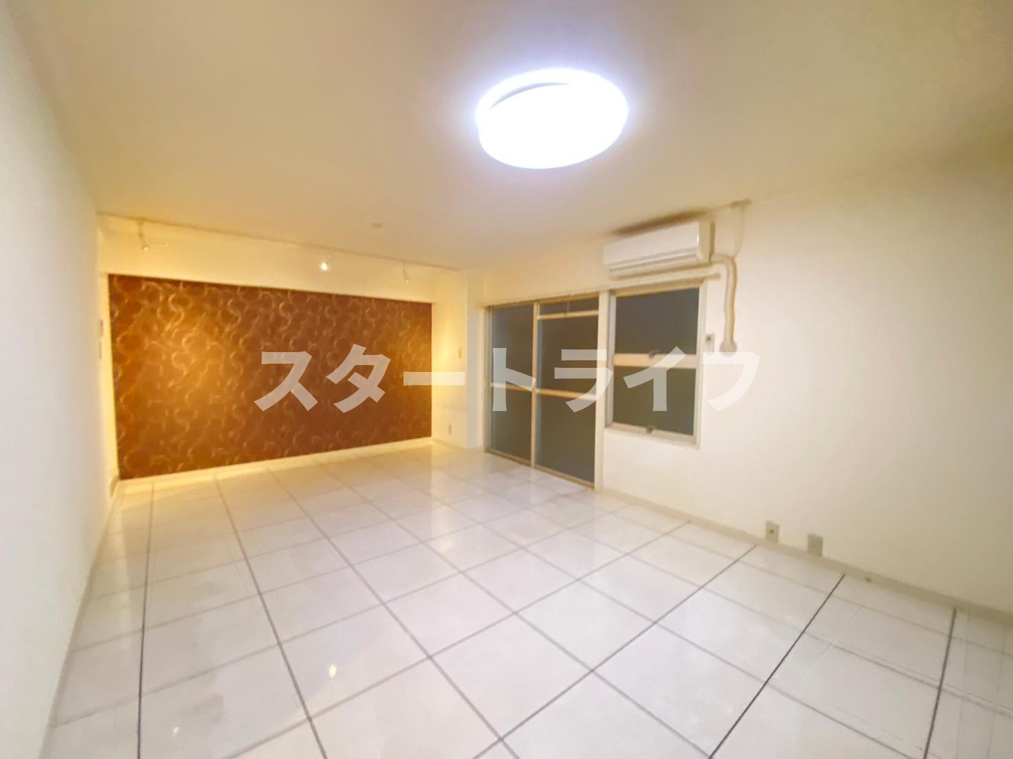 大阪市淀川区西中島５丁目の賃貸マンションの居間・リビング