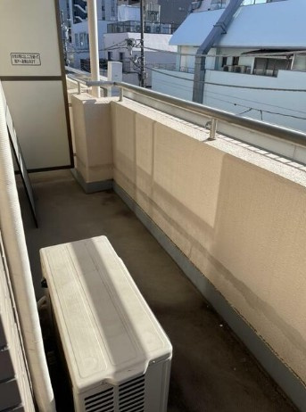 原田ビルのバルコニー