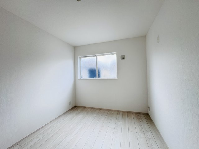 松戸市六実２丁目新築戸建【六実第二小学校:2分】の洋室|6帖洋室