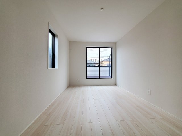 三郷市　戸ケ崎　新築戸建　　全1棟の洋室|施工例です