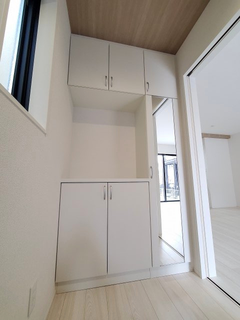 三郷市　戸ケ崎　新築戸建　　全1棟の玄関|施工例です